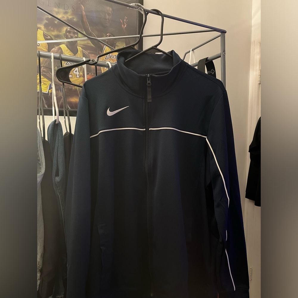 Men’s Vintage Nike Zip Up Jacket